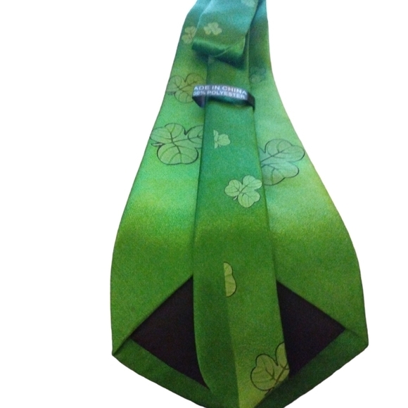 St. Patrick's Day Green Leprechaun & Shamrock Novelty Tie - Picture 2 of 4